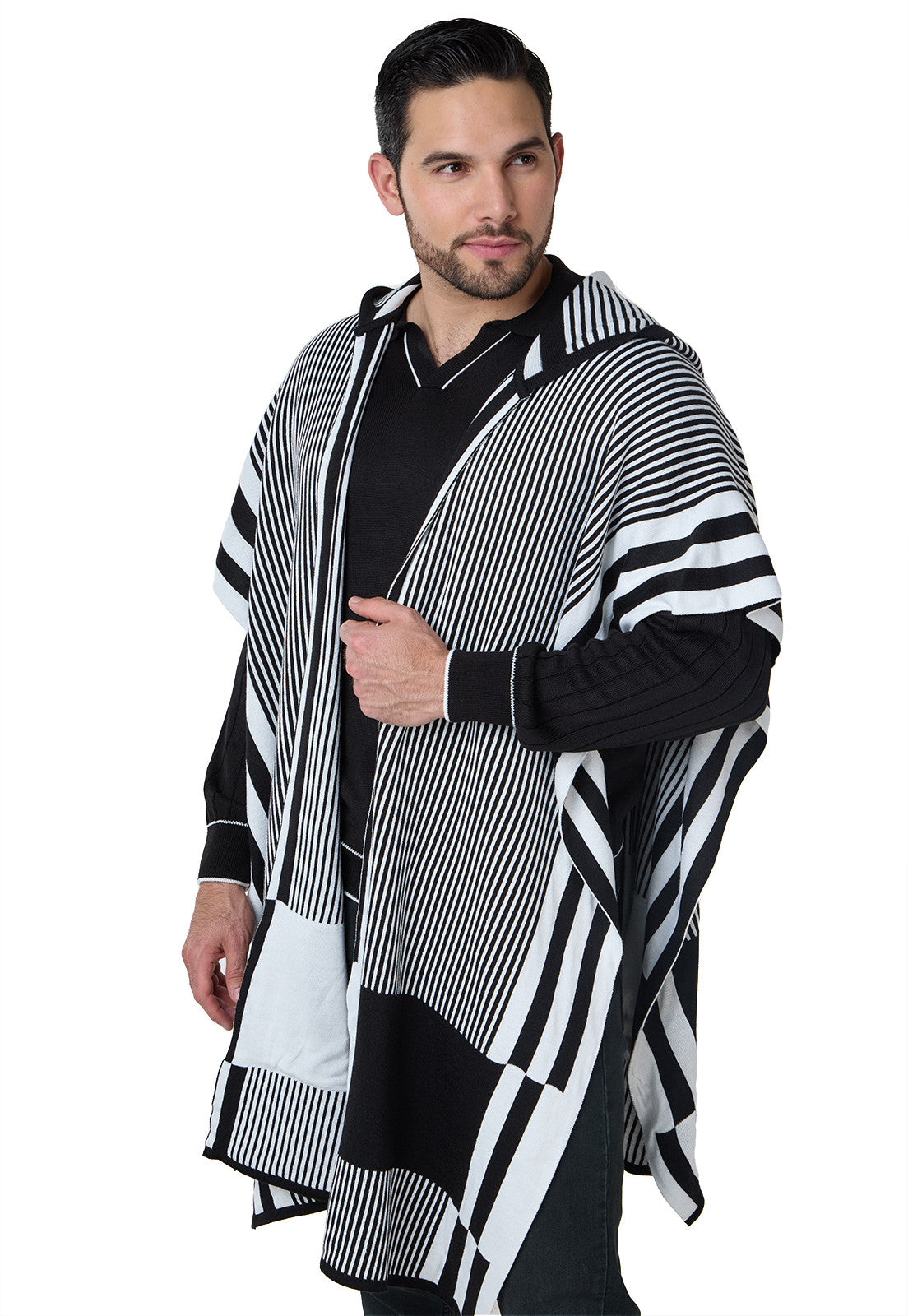 Ruana Taylor unisex en tejido jacquard con capota, diseño de líneas verticales, dos colores, estilo moderno.