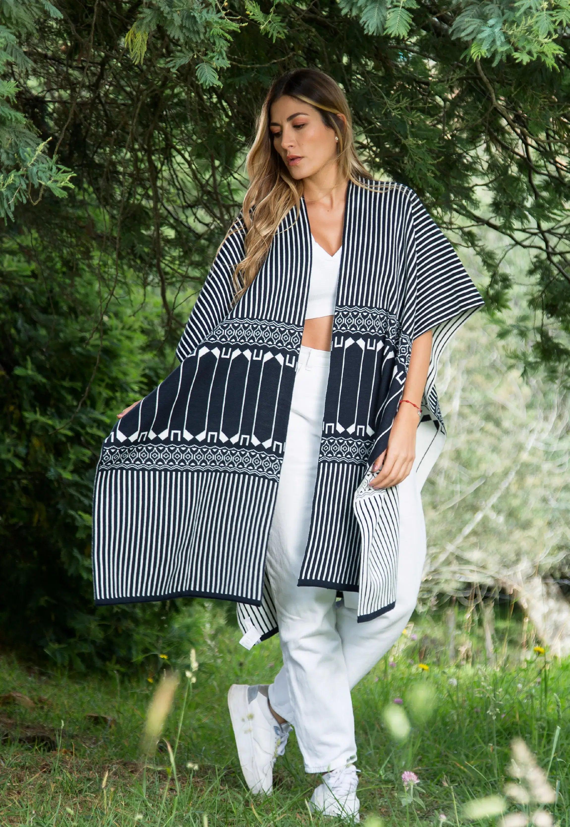 Ruana Rayas Étnica Doble Faz - Giive