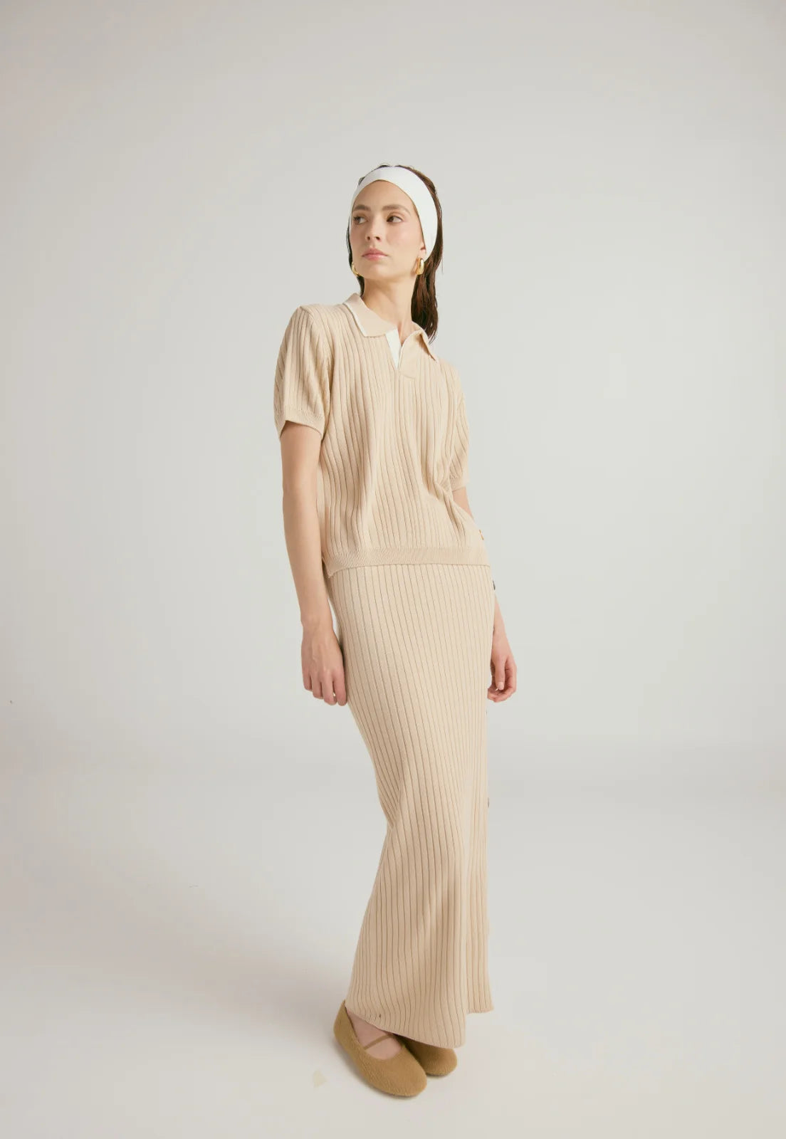 Falda Caroline larga de tejido acanalado, talle alto, con botones laterales, en material de hilo para mujer.