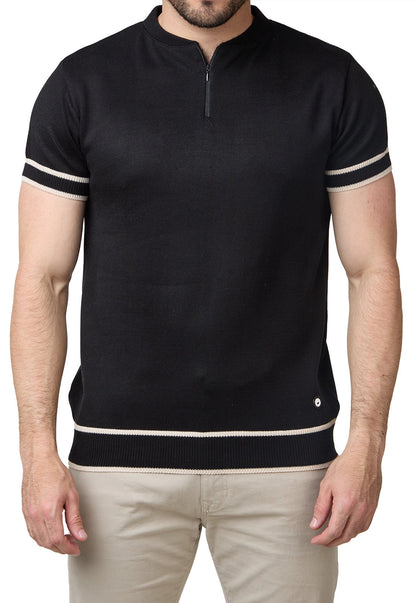 Camiseta masculina manga corta tejido liso, cuello mao con cremallera, corte ajustado, marca Giive.
