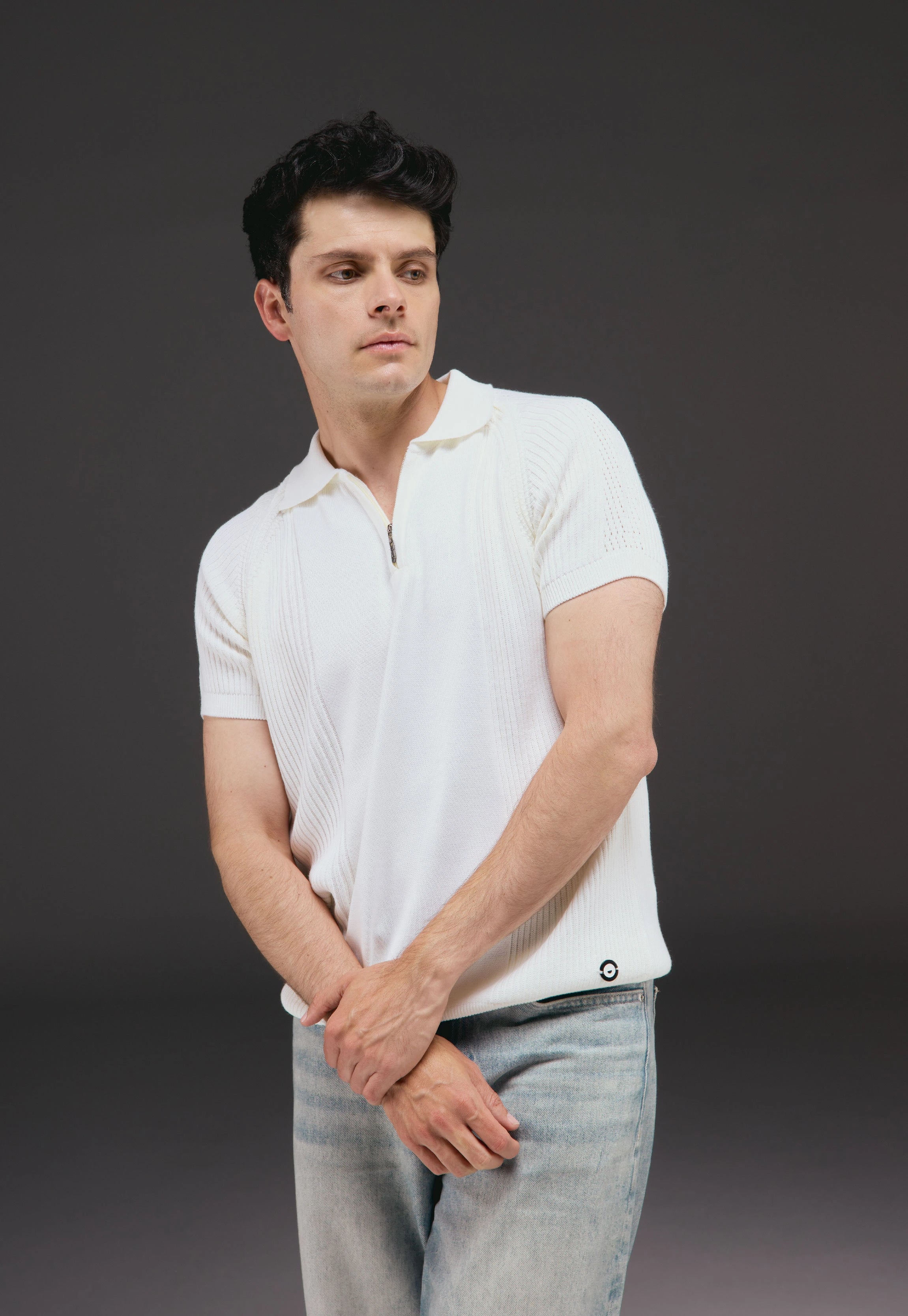 Camiseta Timothee estilo polo de mangas cortas, con cremallera y detalles acanalados para hombre, marca Giive.