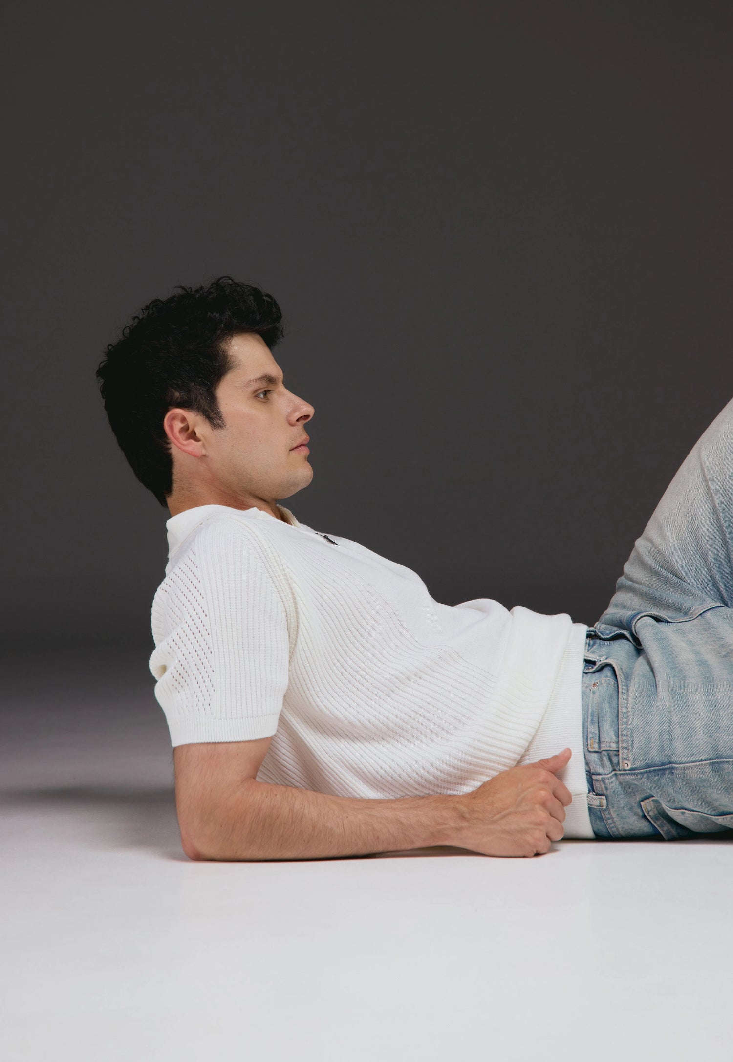 Camiseta Timothee estilo polo de mangas cortas, con cremallera y detalles acanalados para hombre, marca Giive.