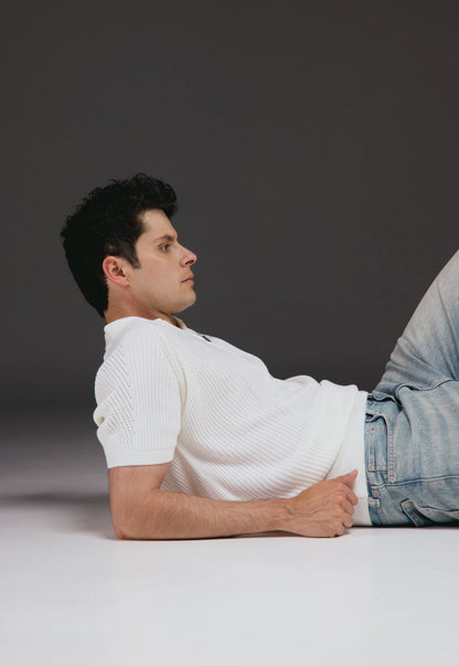 Camiseta Timothee estilo polo de mangas cortas, con cremallera y detalles acanalados para hombre, marca Giive.