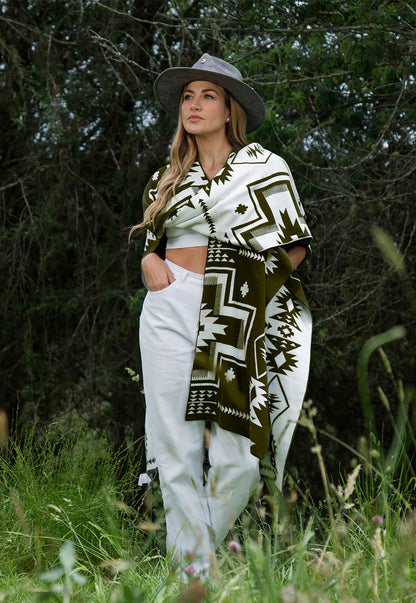 Ruana Cruces  Doble Faz - Giive