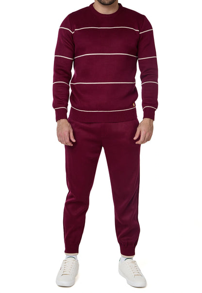 Set Suéter Andrew para hombre en punto grueso acanalado con diseño de líneas horizontales delgadas, cuello redondo y ribetes en puños y bajo. y Pantalón tipo jogger para hombre, tejido en hilo, con bolsillos laterales y cintura elástica ajustable.
